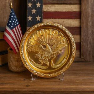 Vintage Indiana Glass Gold Carnival Glass American Bicentennial Plate, 1776–1976